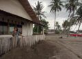 Gelombang Pasang Setinggi 5 Meter Terjang Permukiman Warga di Padang