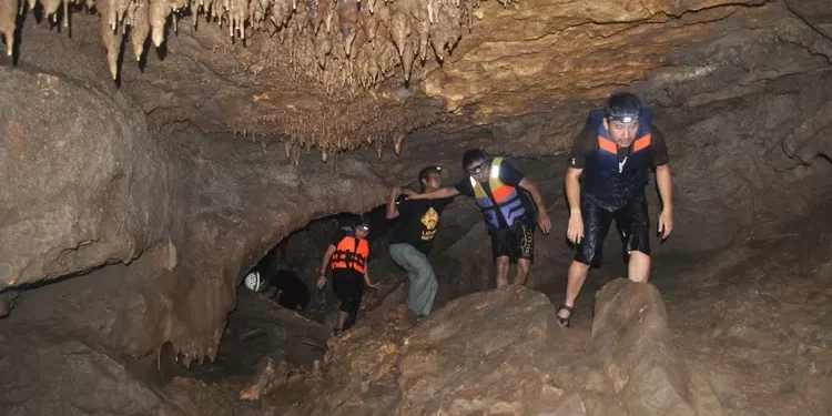 Gua Kelelawar Padayo, Kota Padang.