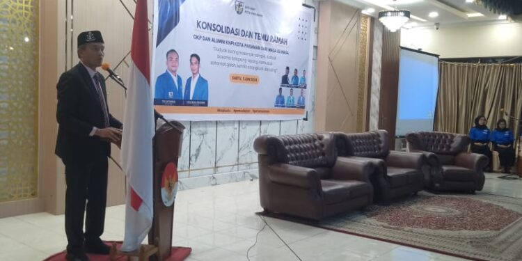 Pj Wali Kota Pariaman Roberia saat memberikan sambutan di acara Konsolidasi Komite Nasional Pemuda Indonesia (KNPI) Kota Pariaman, Sabtu (1/6/2024).