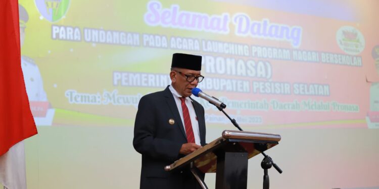 Bupati Pesisir Selatan Rusma Yul Anwar saat melakukan launching Program Nagari Bersekolah (Pronasa) beberapa waktu lalu di gedung Painan Convention Center (PCC).