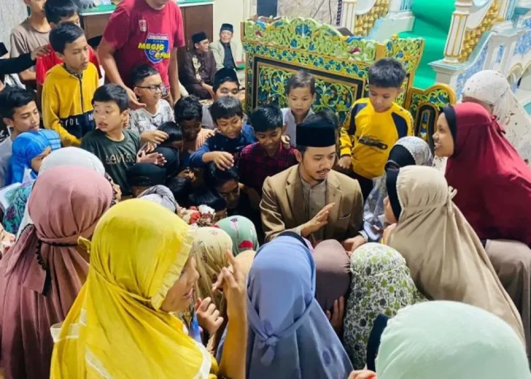 Wali Kota Bukittinggi, Erman Safar memimpin Tim Safari Ramadan mengunjungi Masjid Jamik Agung Tangah Sawah pada Senin (18/3) malam.