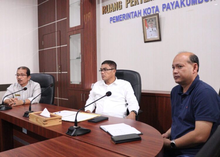 Rapat Evaluasi Pelaksanaan Pengukuran dan Intervensi Serentak Pencegahan Stunting di Aula Randang Balai Kota Payakumbuh, Jumat (21/6/2024).