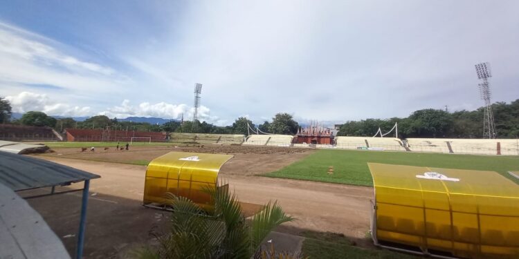 Manajemen Semen Padang FC merenovasi Stadion Haji Agus Salim (GHAS) Kota Padang