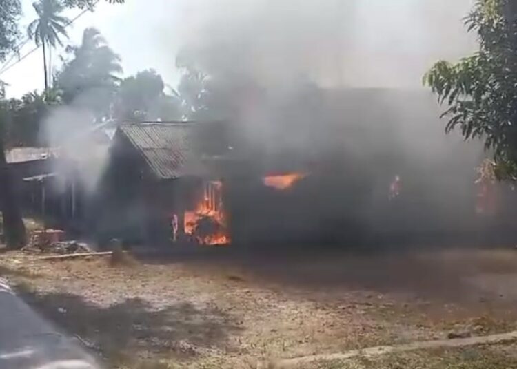 Kebakaran di Korong Titian Aka Nagari Buayan Lubuak Aluang, Kecamatan Batang Anai Kabupaten Padang Pariaman, Selasa (23/7).