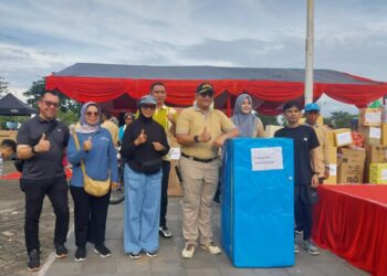 Pj Wako Andree Algamar menghadiri senam bersama pada peringatan Hari Koperasi Nasional di Lapangan Apeksi Balai Kota Padang, Minggu (14/07/2024).