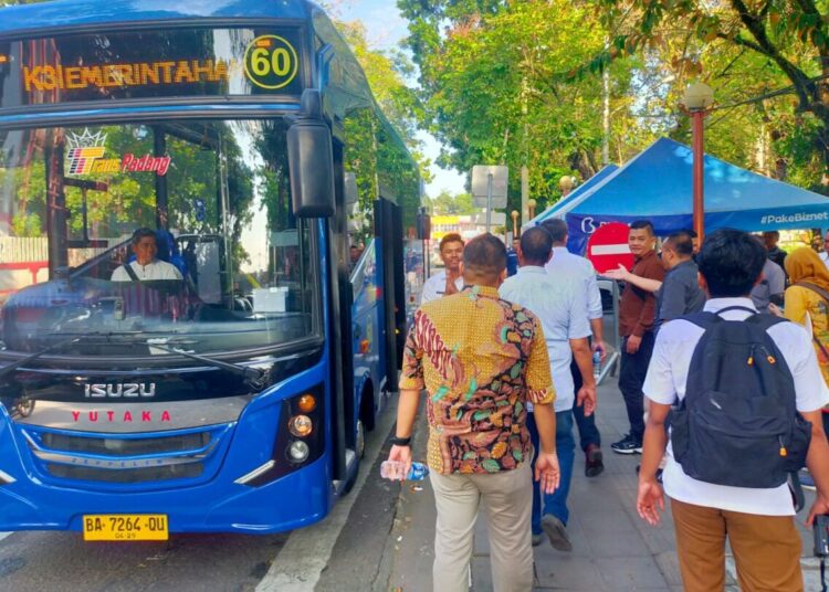 Shenzhen Bus Group melakukan tinjauan lapangan koridor Trans Padang, Selasa (23/07/2024).