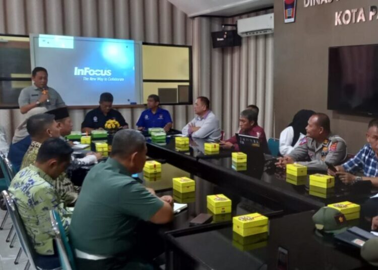 Rapat terakhir persiapan perhelatan Gowes Padang Adventure di Dispora Kota Padang pada Kamis (25/7/2024).