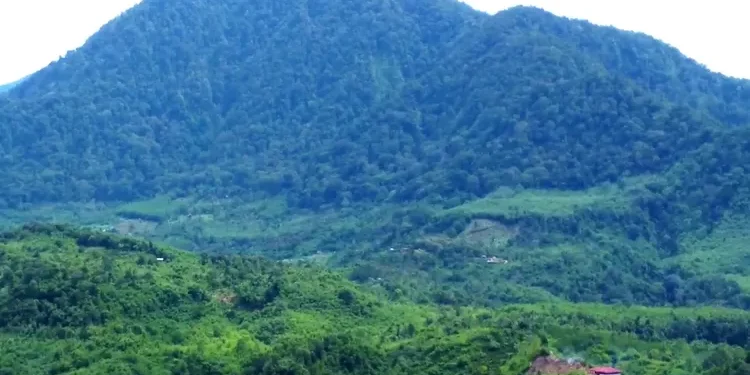 Salah satu sisi Bukit Barisan