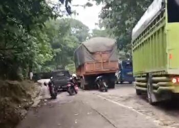 Macet di Sitinjau Lauik