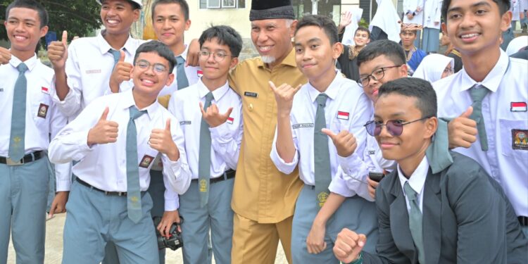 Ilustrasi murid SMA