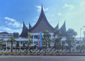 Kantor DPRD Sumbar (foto: ist)