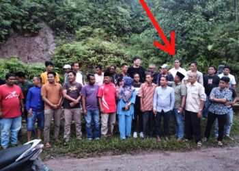 Foto: Ketua Baznas Pesisir Selatan, Yose Leonando terlihat menghadiri deklarasi salah satu paslon.