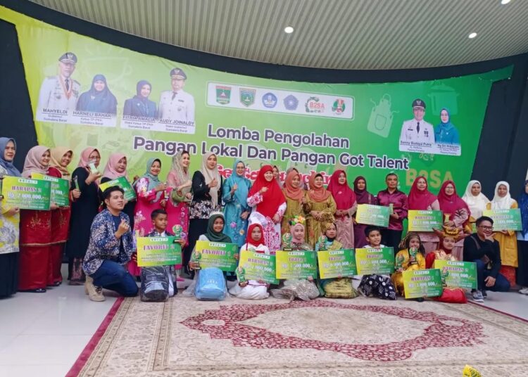 Lomba Pengolahan Pangan Lokal dan Pangan Got Talent 2024 ini diadakan di Medan Nan Bapaneh Pusat Dokumentasi dan Informasi Kebudayaan Minangkabau (PDIKM) pada Rabu (21/8/2024). 