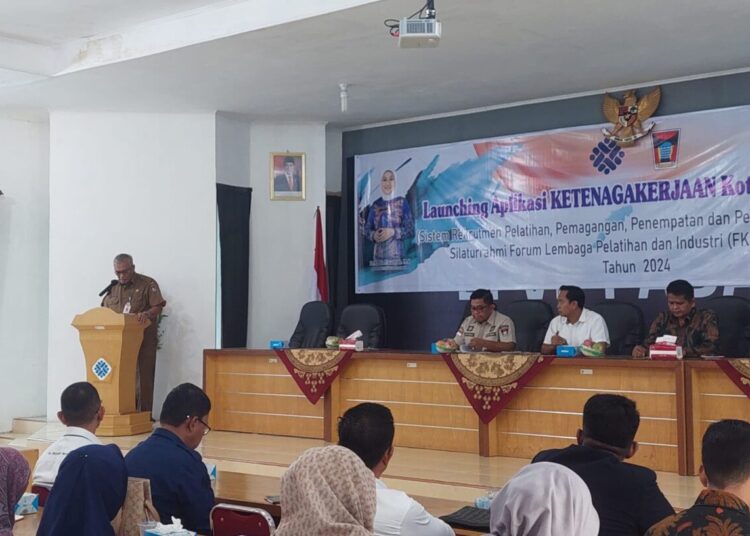 Pemerintah Kota (Pemko) Padang bersama Balai Pelatihan Vokasi Produktivitas Padang (BPVP) meluncurkan aplikasi SiRepi (Sistem Rekrutmen, Pemagangan, Penempatan, dan Pelaporan) Tenaga Kerja, Selasa (27/8/2024).