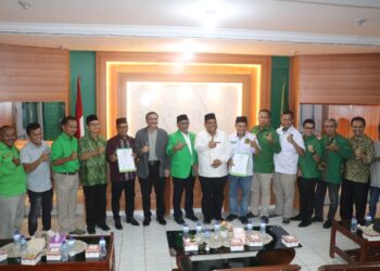 DPP Partai Persatuan Pembangunan (PPP) telah memberikan mandat kepada 7 pasangan calon (paslon) kepala daerah di Pilkada 2024 di Sumatera Barat, Minggu (18/8).