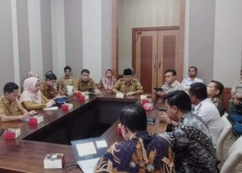 Sekdakab Dharmasraya, Adlisman dan Kepala OPD terkait hadir dalam FGD rencana peluncuran Call Center 112.