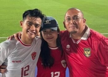 Pemain Timnas Pratama Arhan, Azizah, dan Politisi Gerindra Andre Rosiade.