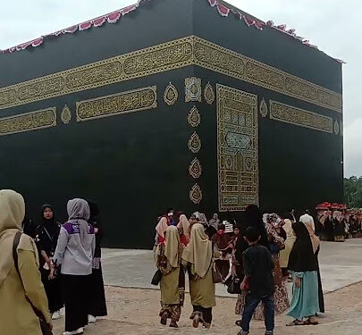 Masjid replika ka'bah di Agam, Sumbar.