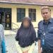 Anggota Tim LBH Mahtva Yodha Karang Taruna Padang, Muhammad Tito saat mendampingi korban melapor ke Polres Solok.