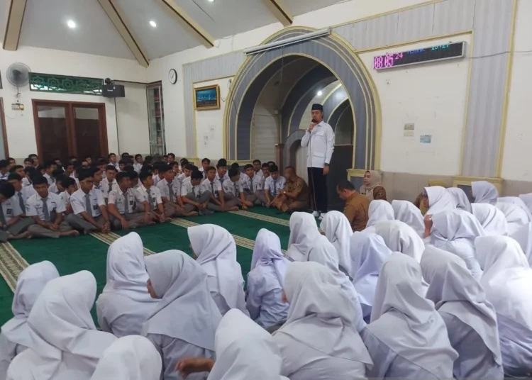 Erman Safar kunjungi SMA 1 Bukittinggi