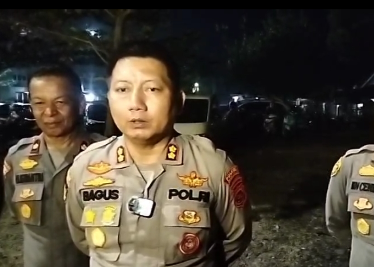 Kapolres Dharmasraya, AKBP Bagus Ikhwan memberikan penjelasan pada Selasa (3/9).