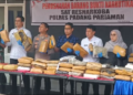 Proses pemusnahan narkoba dan miras di Polres Padang Pariaman.