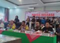 Konferensi pers kasus pembunuhan Nia Kurnia Sari, gadis penjual gorengan di Padang Pariaman (foto: Sumbarkita)