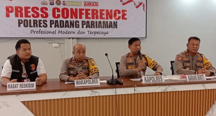 Konferensi pers Polres Padang Pariaman kasus pembunuhan Nia Kurnia Sari pada Sabtu (28/9).