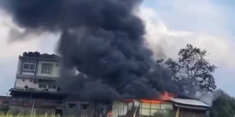 Pabrik Kacang GDR terbakar