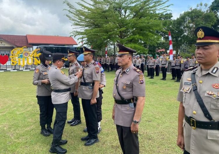 Serah terima jabatan Waka Polres Sijunjung, Sabtu (12/10).