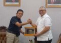 Pj Wali Kota Padang menerima kunjungan Presiden Direktur PT Indopower Internasional Prof. Dr. Harun Al Rosyid (foto: Diskominfo Padang)