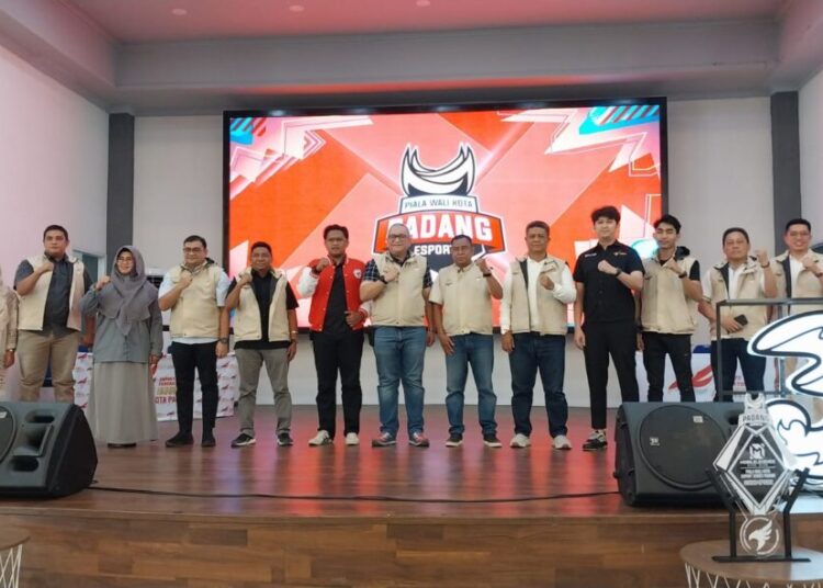 Electronik Sport (E-sport) Series Piala Wali Kota Padang resmi dibuka di Youth Centre, Sabtu (26/10/2024).