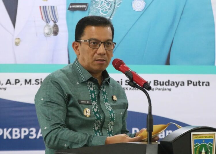 Pj Wali Kota, Sonny Budaya Putra (foto: Diskominfo Padang Panjang)