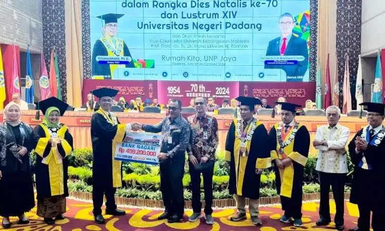 Bank Nagari kembali menyalurkan bantuan Corporate Social Responsibility (CSR) ke Universitas Negeri Padang.