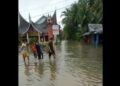 Banjir menggenangi Nagari Sungai Gimba, Kecamatan Ulakan Tapakis