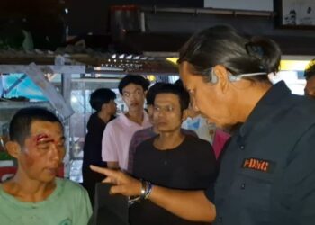 Pelaku pencurian di Padang babak belur dikeroyok warga.