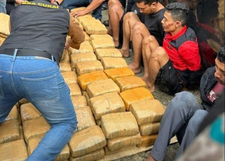 BNNP Sumbar mengamankan setengah toh ganja dan menangkap 4 pelaku di Pasaman.