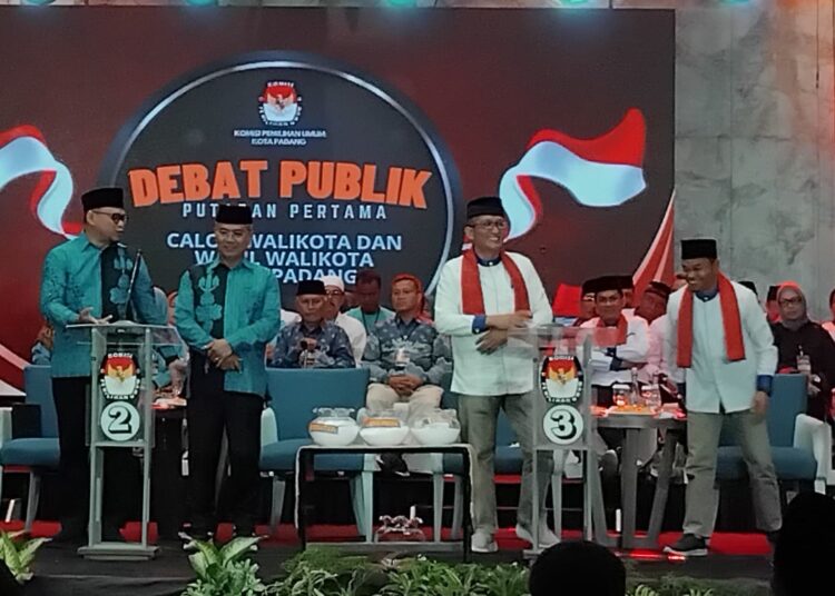 Debat publik calon Wali Kota Padang, Sabtu (26/10) di KPU Kota Padang.