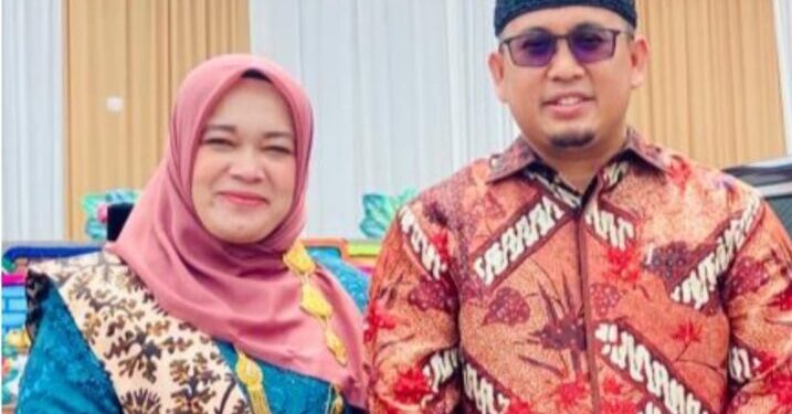 Mantan Wakil Ketua DPRD Kota Payakumbuh, Wulan Denura bersama Andre Rosiade.