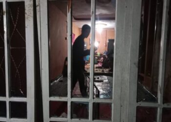 Rumah Calon Wakil Bupati Solok Selatan nomor urut 02, Boy Iswarmen, diserang oleh sekelompok orang pada Selasa (26/11) malam sekira pukul 23.00 WIB.