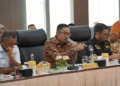 Wakil Ketua Komisi III DPR RI, Ahmad Sahroni, bersama jajaran Komisi III di Mapolda Sumatera Barat, Senin, (25/11/2024). Foto : dok DPR