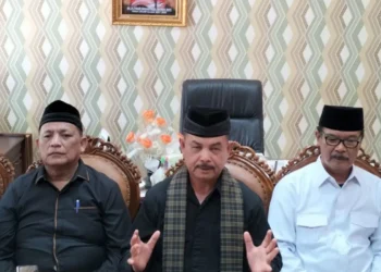 Ketua LKAAM Provinsi Sumbar Fauzi Bahar