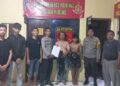 Diduga pasangan gay ditangkap di Kabupaten Solok.