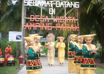 Desa Wisata Ampiang Parak