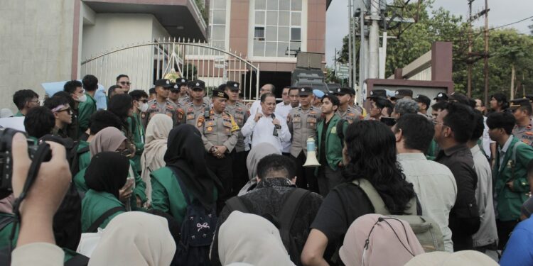 Didemo Mahasiswa Unand gegara Lamban Tangani Kasus Korupsi Dana Kemahasiswaan