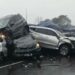 Penampakan kendaraan bertumpuk usai kecelakaan beruntun terjadi di Tol Purbaleunyi, tepatnya di KM 92 sekitar Plered, arah Jakarta, Senin (11/11/2024). Foto: Tangkap layar video amatir