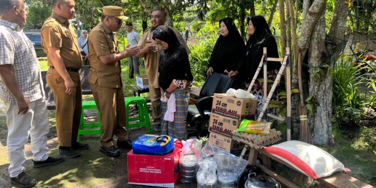 Pemko Payakumbuh Salurkan Bantuan Bagi Korban Kebakaran Rumah Gadang