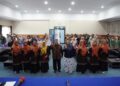 Foto bersama usai Seminar Hari Aids Sedunia 2024 di Gedung Rektorat Institut Seni Indonesia (ISI) Padang Panjang, Kamis (5/12/2024).