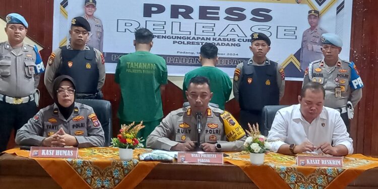 Konfrensi pers kasus curas di Polresta Padang (foto: Habil/Sumbarkita.id)