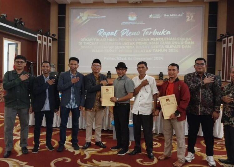 KPU Kabupaten Pesisir Selatan menetapkan hasil perolehan suara pasangan calon Bupati dan Wakil Bupati pada Pilkada 2024.